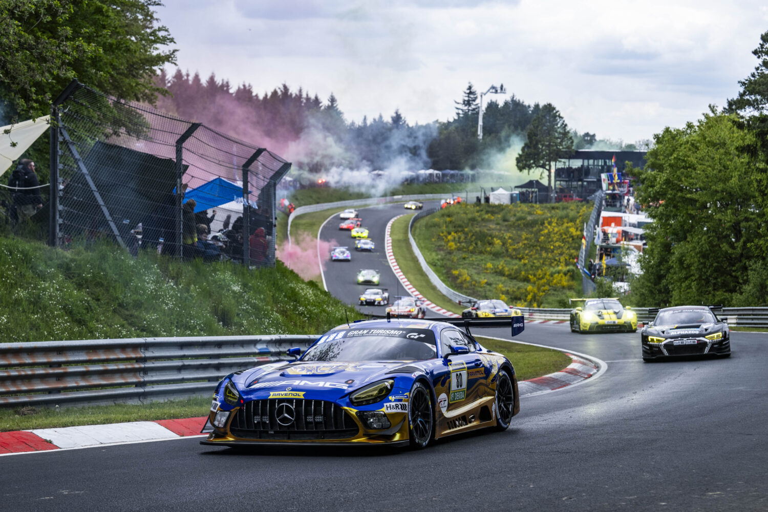 なぜニュルブルクリンクなのか ― RAVENOLが24時間レースの冠スポンサーであることの意味